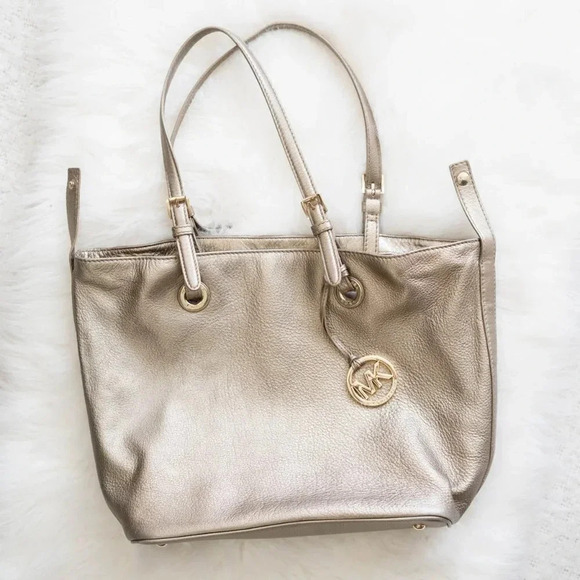 MICHAEL KORS METALLIC GOLD LEATHER JET SET TOTE BAG & TRIFOLD WALLET SET COMBO - Picture 3 of 16